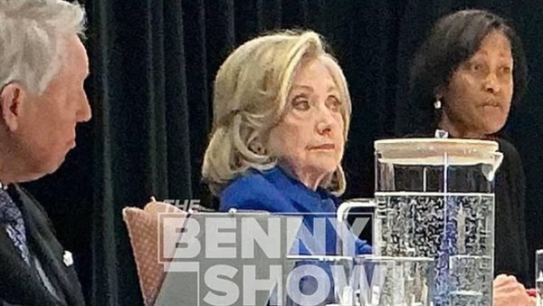 في جلستها حول إيبستن..هيلاري كلينتون تتهم الجمهوريين بالتستر على ترامب