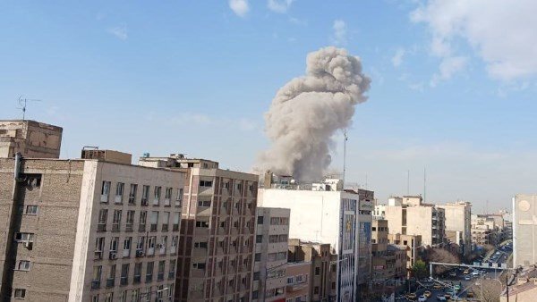 عاجل.. انقطاع الاتصالات والإنترنت في مناطق متفرقة من طهران