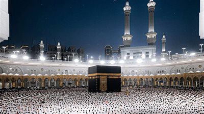 صلاتي العشاء والتراويح من الحرمين الشريفين.. بث مباشر