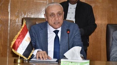 الشاذلي حته يناشد محافظ الأقصر بتطوير ميدان المحكمة بإسنا وتحويل ميدان الموقف إلى نقطة إسعاف