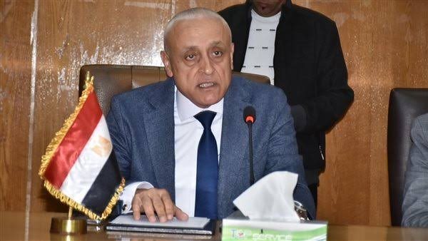الشاذلي حته يناشد محافظ الأقصر بتطوير ميدان المحكمة بإسنا وتحويل ميدان الموقف إلى نقطة إسعاف