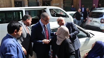 محافظ الجيزة يتفقد المركز التكنولوجي بالدقي ومكتب بريد بين السريات