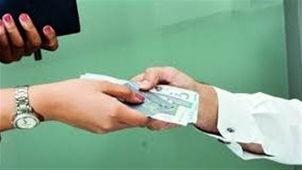 «بين الشرع والعرف».. من يتحمل نفقات البيت إذا كانت الزوجة ميسورة؟