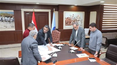 محافظ البحر الأحمر: تطوير البنية التحتية بالغردقة أولوية لدعم مكانتها السياحية