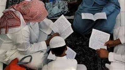 الذكر الجماعي عقب الصلوات.. جوازه وآدابه في الإسلام