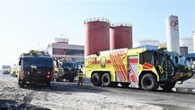 إمارة الفجيرة: حريق متطور في الميناء والدفاع المدني يواصل جهود الإخماد 