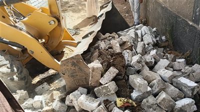 بناء مخالف وعدم تشغيل الصرف.. محافظ الفيوم يستجيب لشكاوى عبر صفحة الفيسبوك