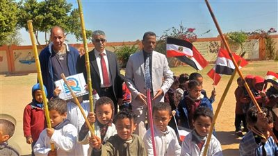 فلكور شعبي وأغانٍ وطنية.. أطفال اللطاسنة يحتفلون بعيد قنا القومي