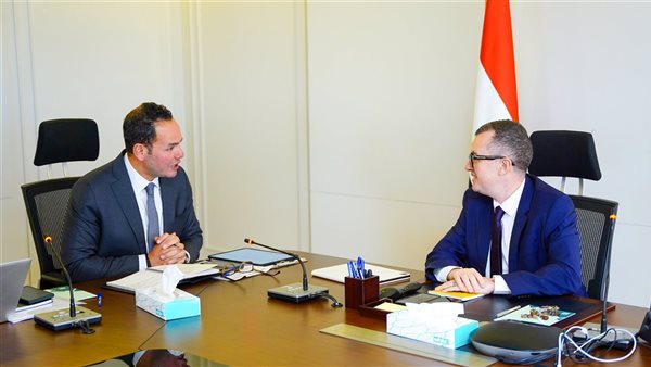 وزير التخطيط يبحث مع رئيس مركز المعلومات ودعم اتخاذ القرار تعزيز التعاون