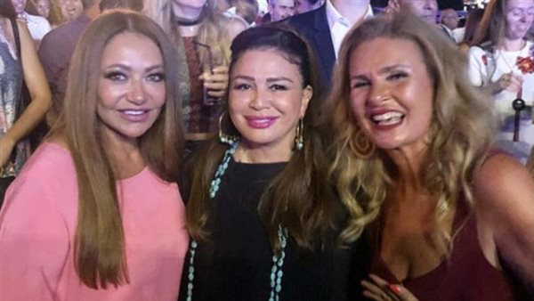 أشرف زكى ينتقد غياب يسرا وإلهام وليلى علوي عن دراما رمضان