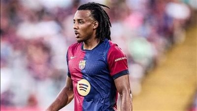 برشلونة يراجع موقفه من كوندي.. ودومفريس وكوكوريا ضمن البدائل المحتملة