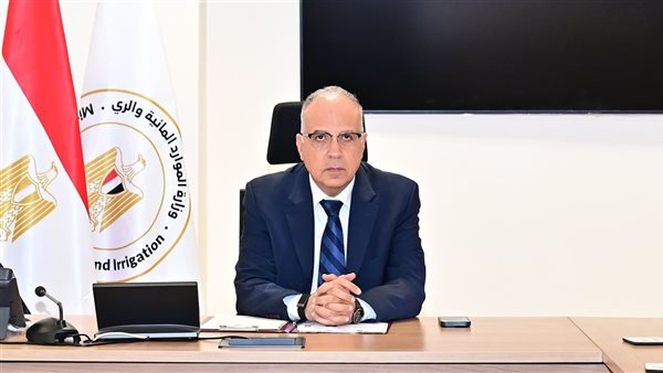 وزير الري يوجه بمواصلة إمداد المنظومة الالكترونية للتراخيص بالبيانات