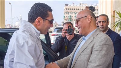 وزير الشباب والرياضة يلتقي محافظ الأسكندرية