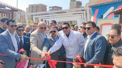 وزير الشباب ومجاهد يفتتحان ملعب المدينة الشبابية بالإسكندرية 