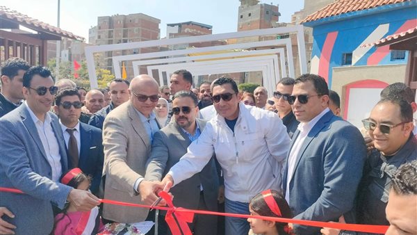 وزير الشباب ومجاهد يفتتحان ملعب المدينة الشبابية بالإسكندرية