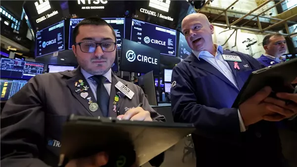 وول ستريت تكشف: 11 مليار دولار فاتورة حرق إيران خلال 4 أيام