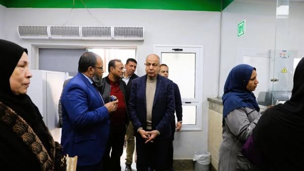 محافظ المنيا يتابع انتظام سير العمل بمكتب بريد “تلة أول”