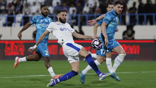 موقف بنزيما من المشاركة أمام النجمة بدورى روشن السعودى