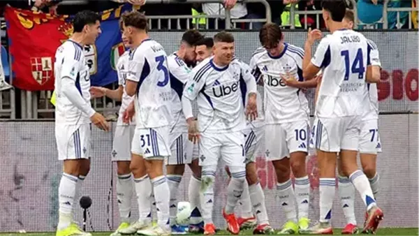 كومو يحسم المواجهة أمام كالياري بثنائية مثيرة في الدوري الإيطالي