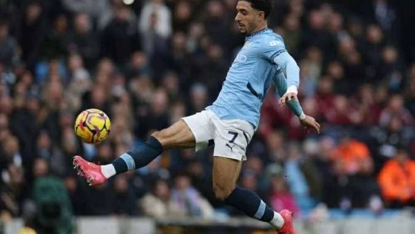 تشكيل مانشستر سيتي أمام آرسنال بقمة الدوري الإنجليزي.. هالاند يقود الهجوم ومرموش دكة