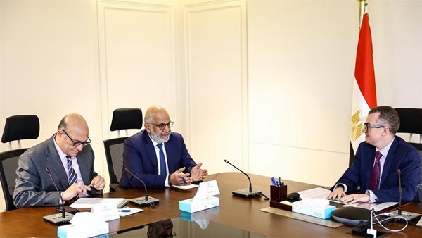وزير التخطيط يبحث مع البنك الدولي تعميق الشراكة الاستراتيجية ودعم برامج التنمية