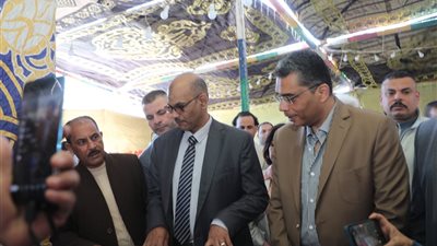  البحر الأحمر يتفقد معرض 