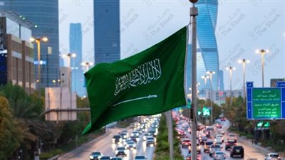 الدفاع المدني السعودي: حالتا وفاة وإصابة 12 مقيما إثر سقوط مقذوف عسكري على موقع سكني 
