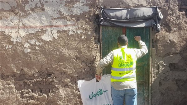 توزيع 435 بطانية بقرى مركز سنورس بالفيوم خلال أيام شهر رمضان