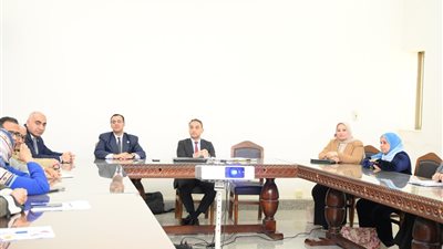 جامعة الفيوم تعقد اجتماعا مع ضمان الجودة والتخطيط الاستراتيچي