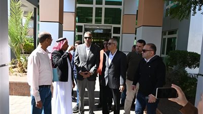 فى اطار الاستعدادات الجارية  للاحتفال بالعيد القومي .. محافظ جنوب سيناء يتفقد ساحة العلم بطابا
