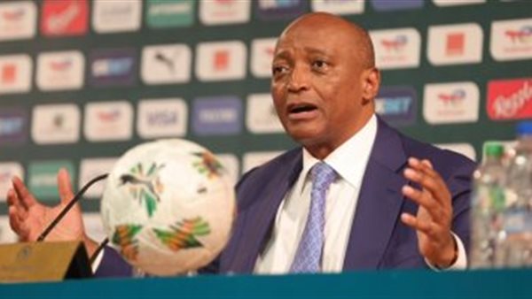 اعتراف خطير من رئيس الكاف بشأن الحكام في بطولات أفريقيا