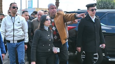 محافظ البحيرة تتفقد موقف دمنهور لمتابعة تطبيق تعريفة الركوب الجديدة 