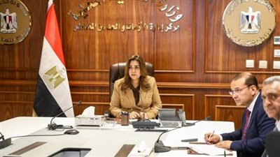 عاجل.. وزيرة التنمية تتابع مع المحافظات الإجراءات الخاصة بتحديد أسعار تعريفة الركوب الجديدة لسيارات الأجرة