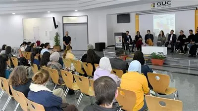 جانب من الندوة