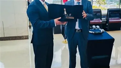 البورصة تكرم د. اسلام عزام