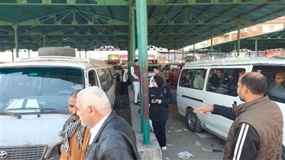رئيس مدينة الدلنجات يتفقد مجمع المواقف لمتابعة تطبيق التعريفة الجديدة 