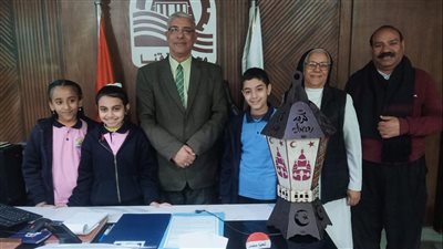 طلاب مدرستى الكاثوليك الخاصة والراهبات الإبتدائية فى زيارة لوكيل تعليم قنا 