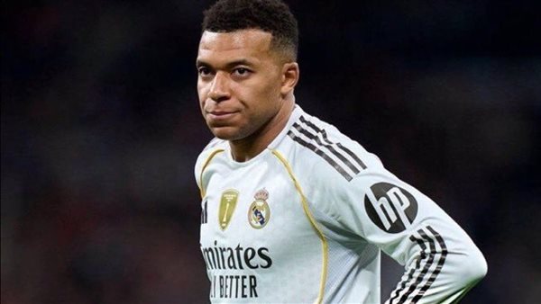 هل يشارك في الكلاسيكو؟.. كيليان مبابي يثير القلق في مدريد وباريس