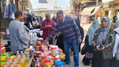 جولة تفقدية لرئيس بلدية قوص باسواق المدينة 