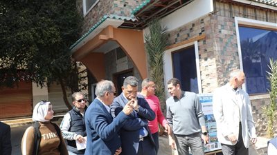 تسريع تنفيذ خطوط الصرف الصحي بالغردقة وتوفير محاور بديلة