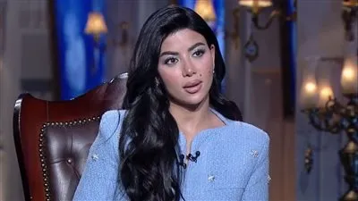 كارولين عزمي    