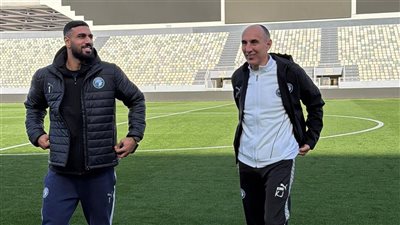 بيراميدز يتفقد ملعب مباراة الجيش الملكي 