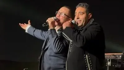 هشام عباس يحتفل بعيد ميلاد محمد عدوية