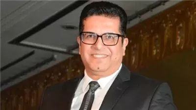 المؤلف أيمن سلامة