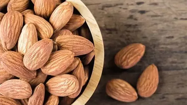 نتائج غير متوقعة تظهر فوائد اللوز للمصابين بالسمنة