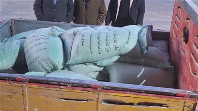 ضبط 23 شيكارة دقيق بلدي مدعم قبل تهريبها فى السوق السوداء بالمحله