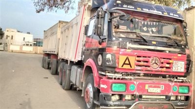 ضبط سائق النقل المتسبب في تحطم لافتة كوبري الصاغة وإلزامه بإصلاح التلفيات