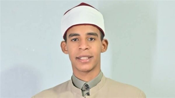 وكيل الأزهر يعزي والد الطالب الأزهري الذي وافته المنية عقب إمامته للمصلين في التهجد