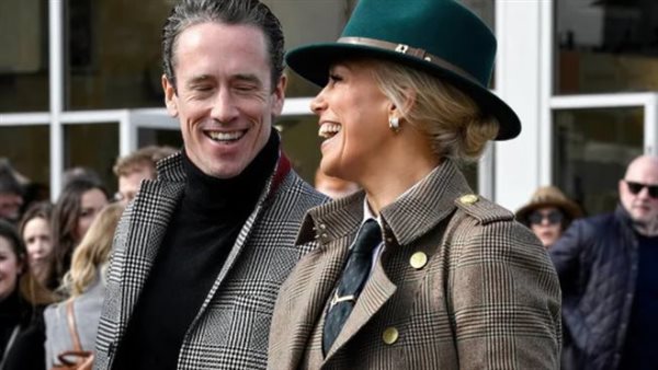 هانا وادينجهام تظهر علناً مع حبيبها جراح العمود الفقري في مهرجان شلتنهام