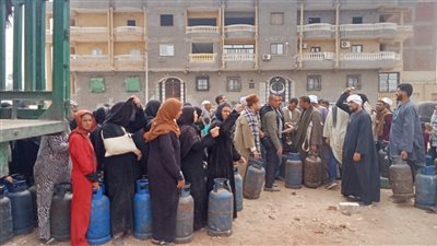 محافظ أسيوط يوجه رؤساء المراكز بالمرور على مستودعات البوتاجاز ومراقبة توزيع الأسطوانات